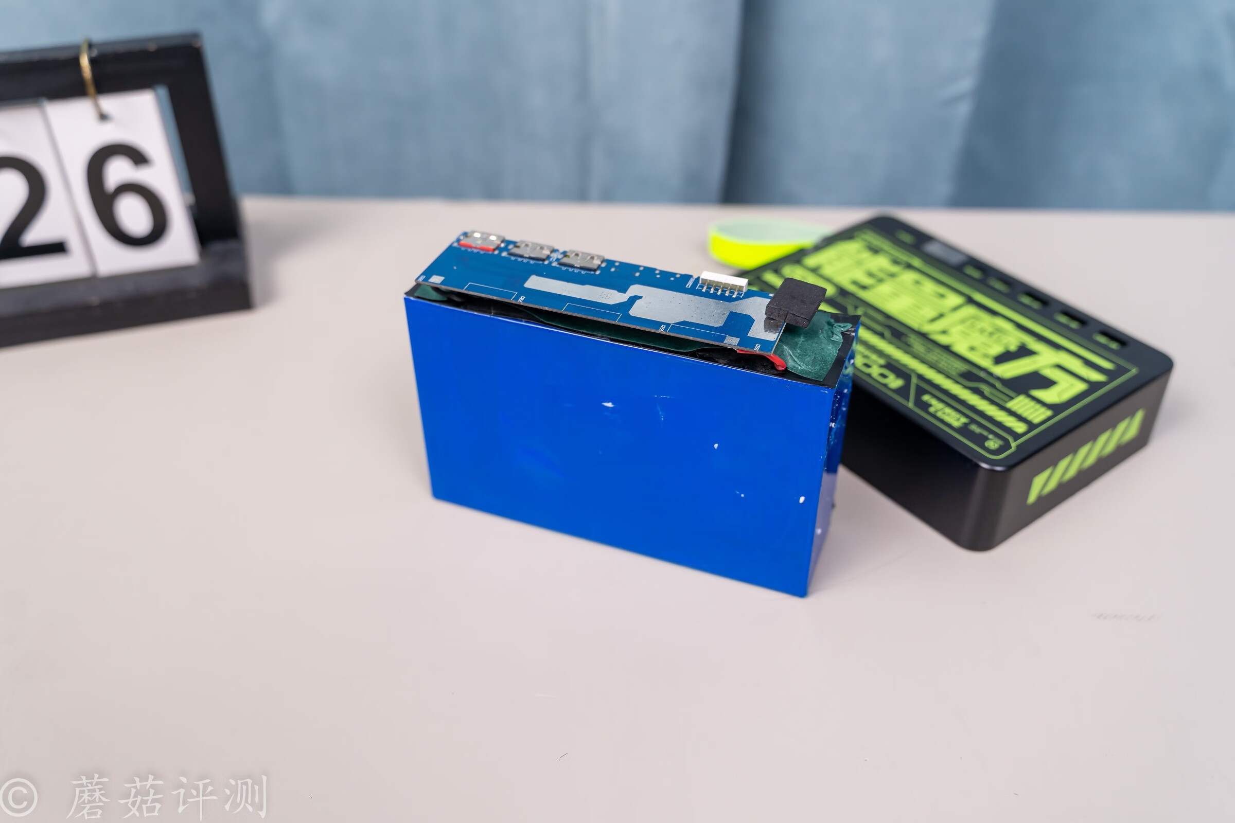 户外电源充电宝100000毫安拆解,移速7万毫安移动电源测评