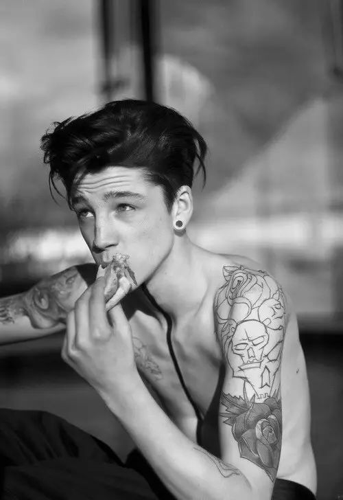 纹身“过来人”告诉你：只要找对地方，纹身一点都不疼