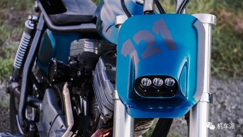 定制|来自望加锡的小怪兽哈雷XL1200Tracker欣赏