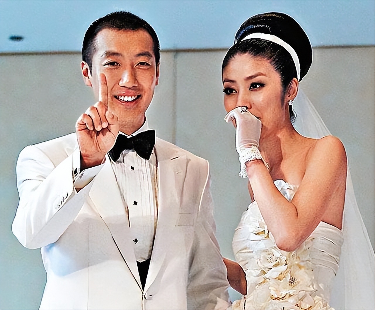 陈慧琳颜值身材依旧同30岁模样,50岁陈慧琳开演唱会