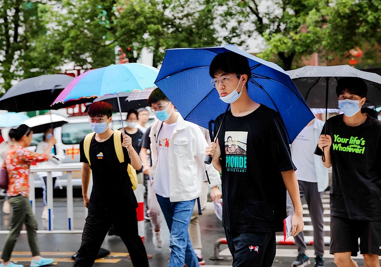 2022年高考，湖北一名考生取得691分，清华大学凌晨三点去抢人