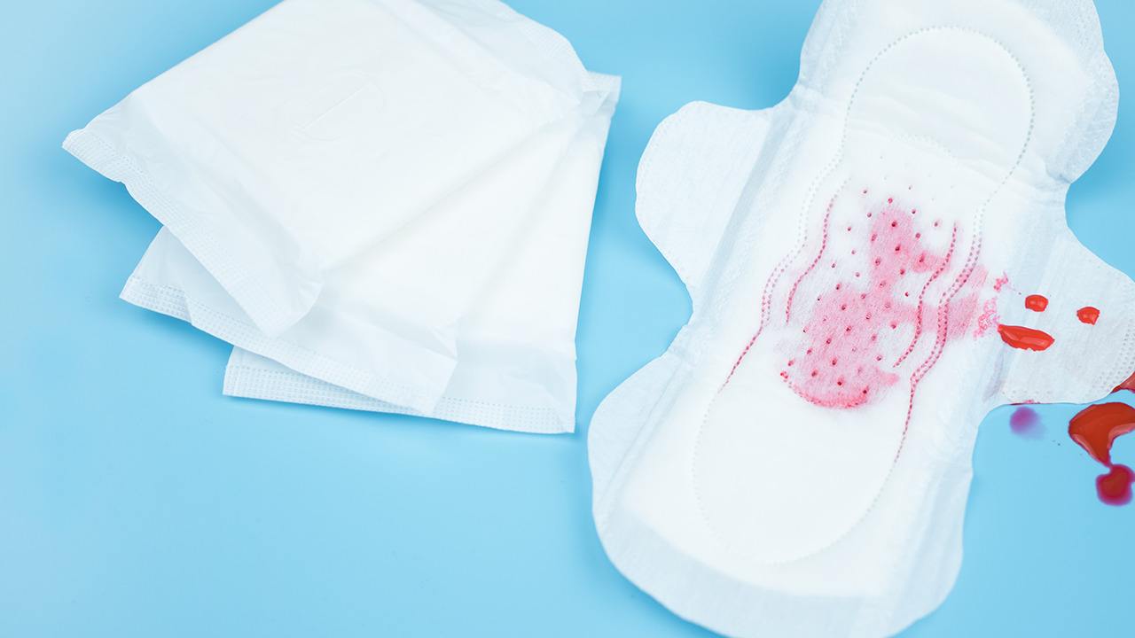 非月经期排出深褐色肉块,月经前肚子痛月经期排出肉块