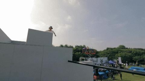 父母佛系，孩子自学摄影、玩极限运动、做视频，这个孩子后来怎样