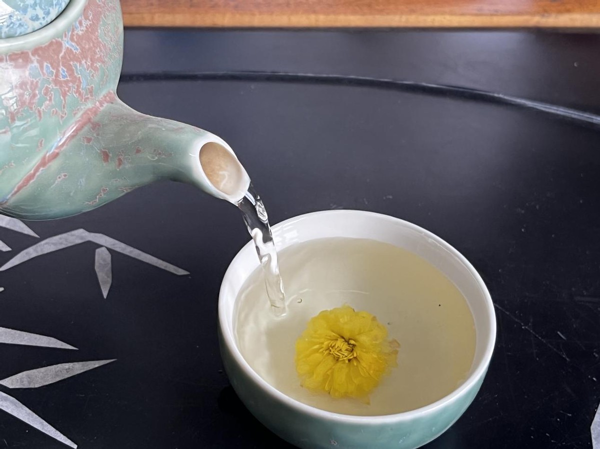 年龄大了不能喝菊花茶？建议：50岁后，牢记2喝3不喝，喝对好处多