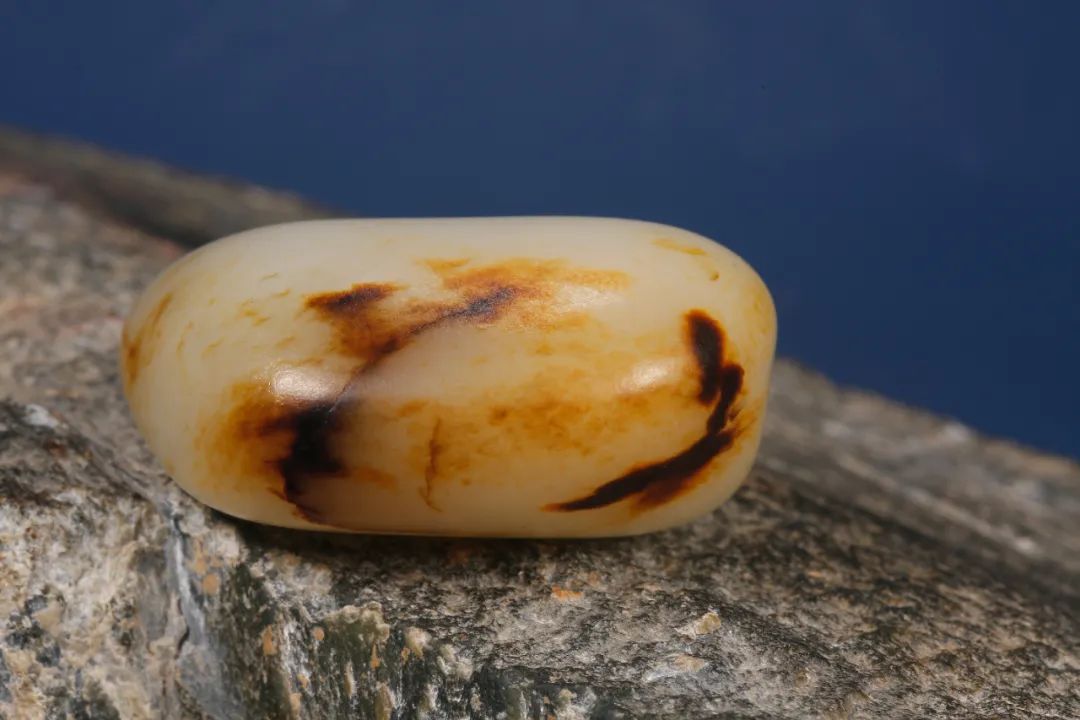 和田玉容易摔出裂纹吗,和田玉籽料有裂正常吗