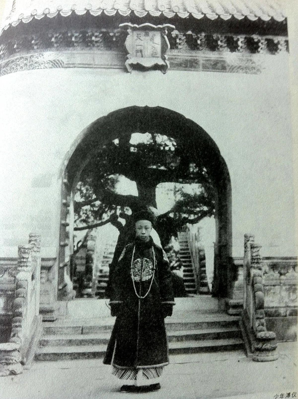 如果清朝不灭亡，溥仪会是一位明君，还是一位昏君？