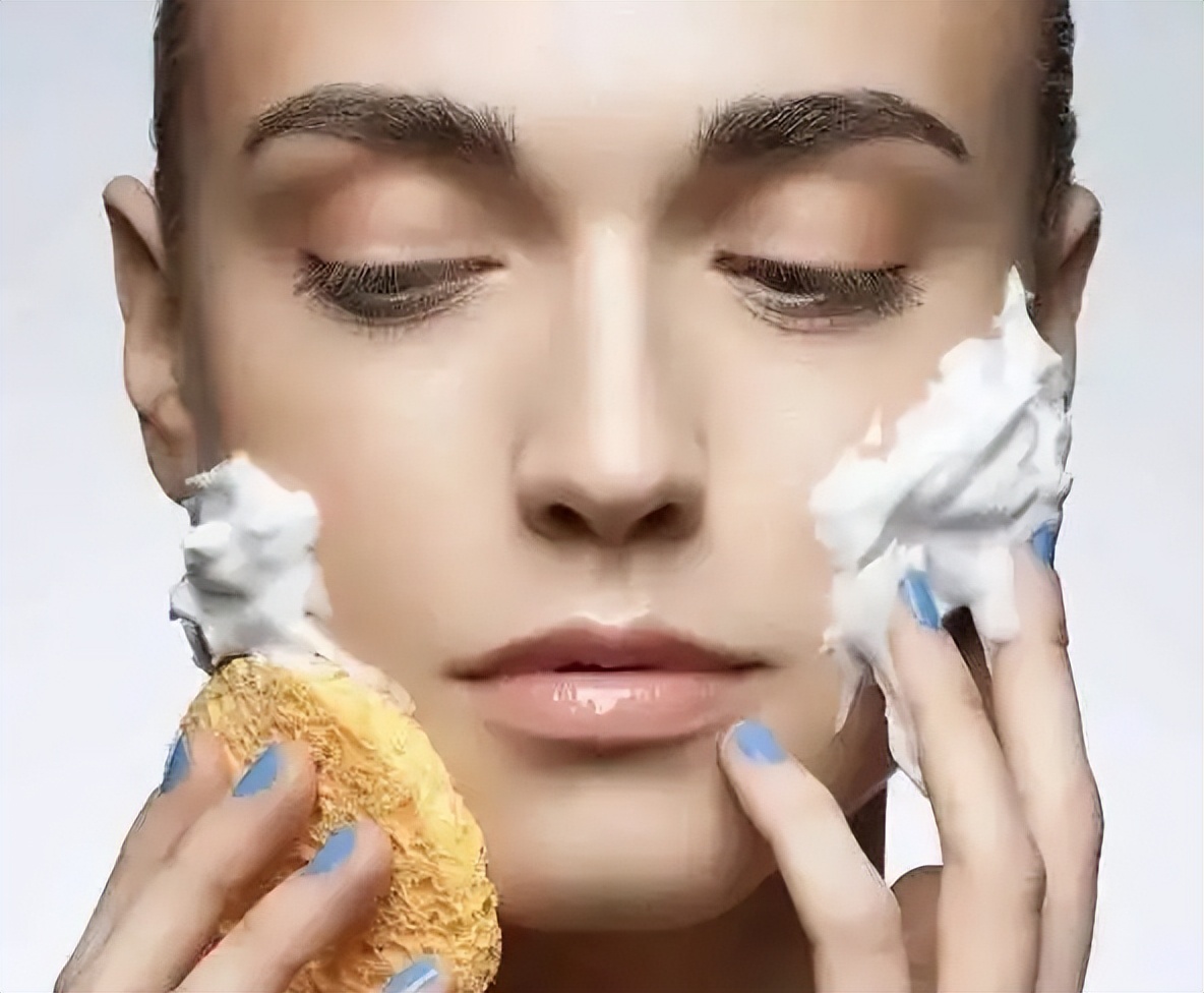 脸上突然出现*血丝红**？深扒*血丝红**形成的四大因素