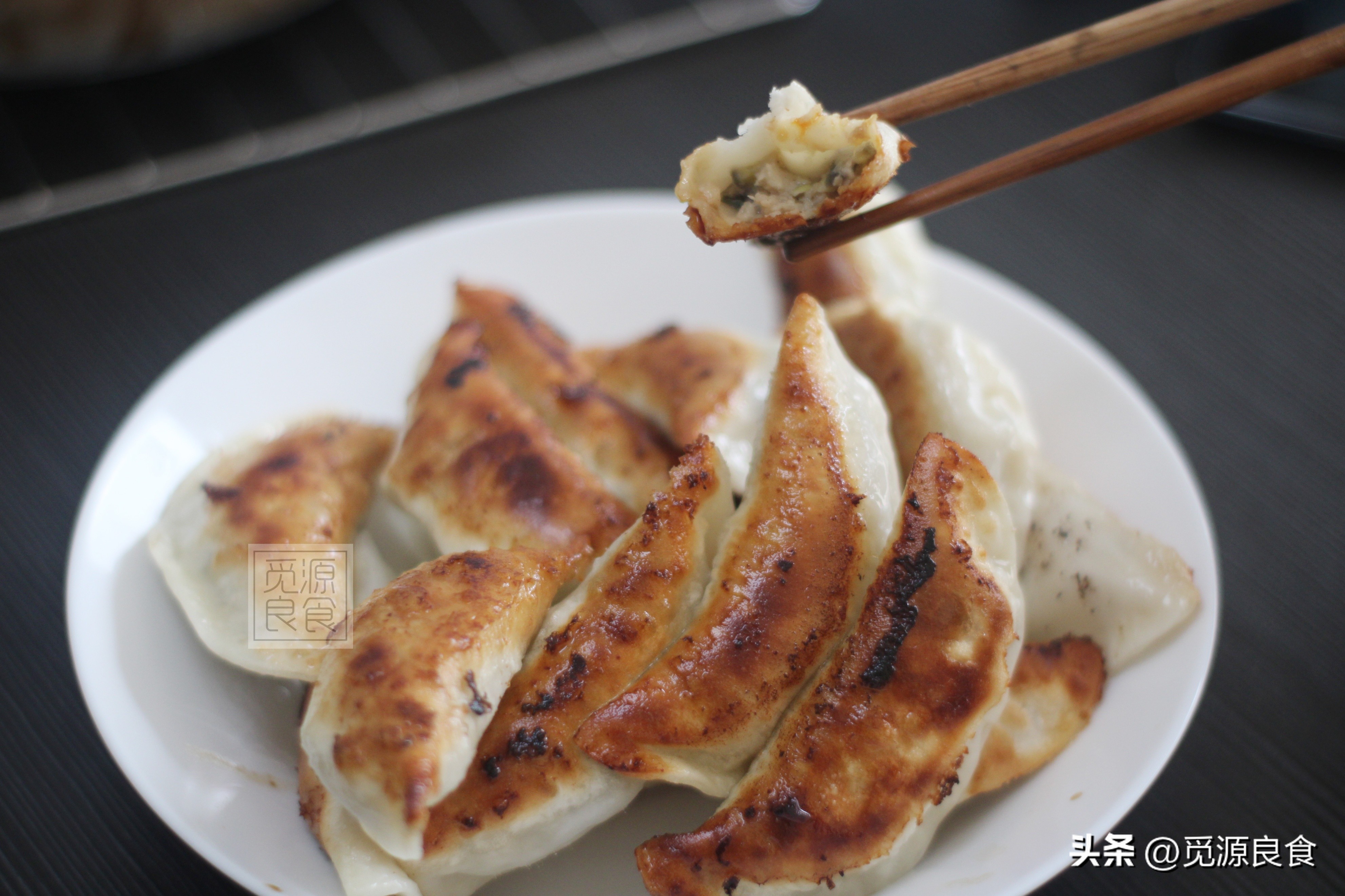 茄子韭菜鸡蛋饺子素馅的正宗做法,茄子丝瓜韭菜鸡蛋馅饺子