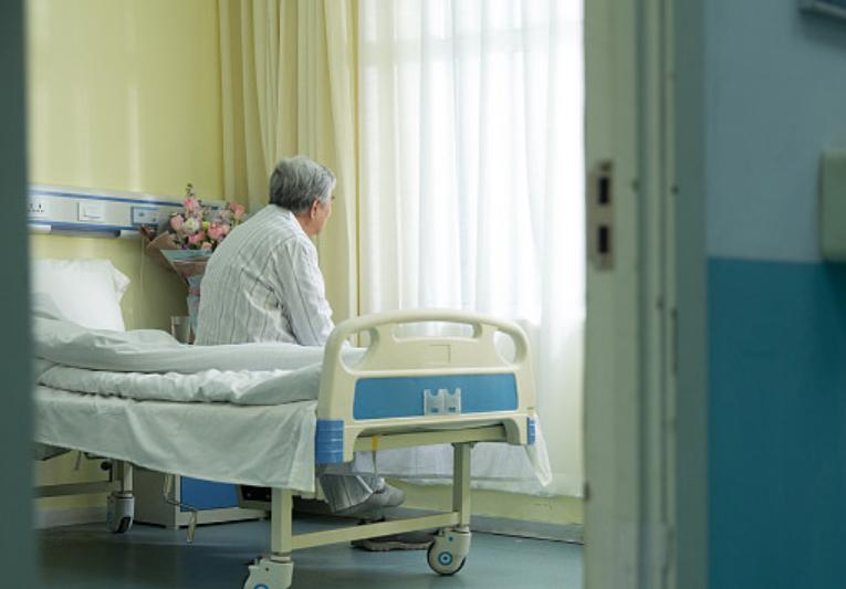 因为前列腺炎“二进宫”的张大爷