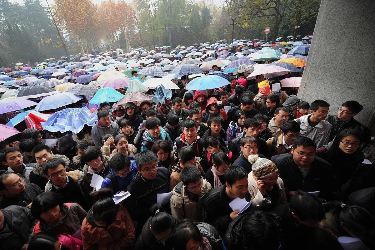 女孩读什么大学是铁饭碗,女子适合报考的几所大学