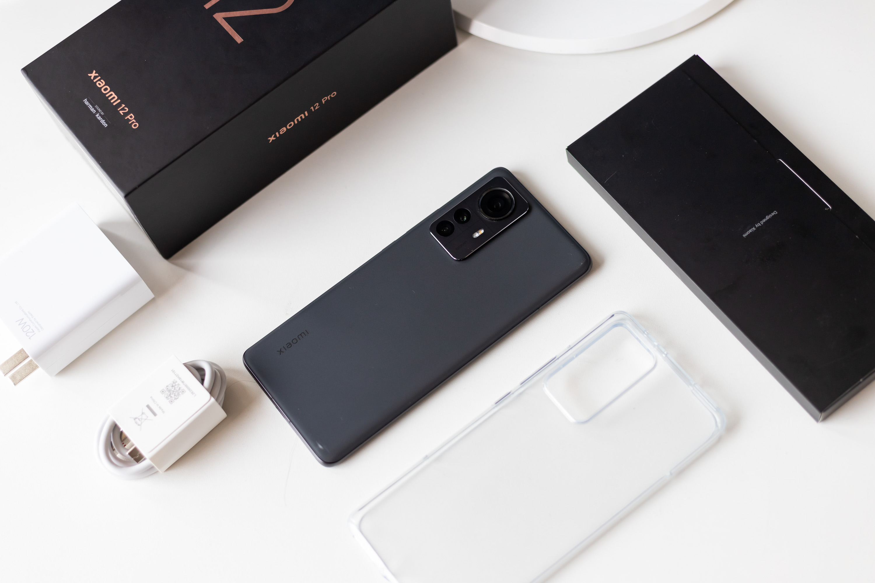 米粉新机上手：Xiaomi12Pro是真“屠龙宝刀”，这次骁龙8真的凉了