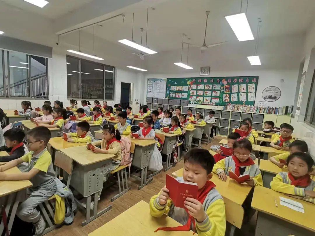 学习二十大争做好队员——二实小一年级新生队前教育闯关活动