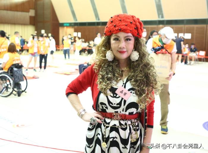 年过三十的女明星今昔对比图,今昔对比70后女星