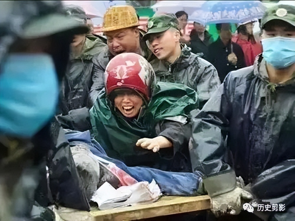 汶川地震十大催人泪下的照片,汶川地震12周年这些照片让人泪目
