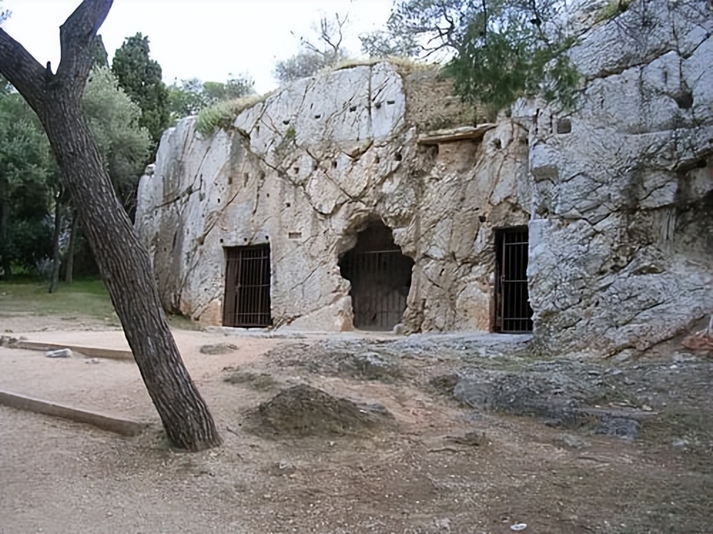 哲学家苏格拉底一生,苏格拉底名言善待他人