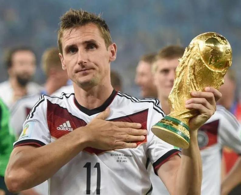 布冯是谁,布冯是哪届第一门将