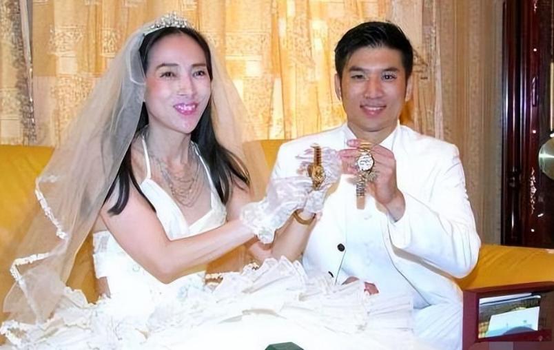 许纯美25岁照片,许纯美背后汹涌情史的秘密