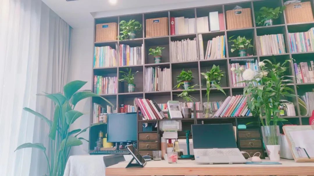 靠写作买电脑的第10个月，我挣了4万块