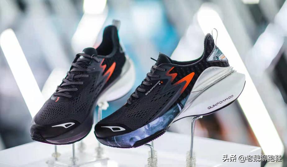 比较耐穿好看的慢跑鞋,穿一年的鞋推荐