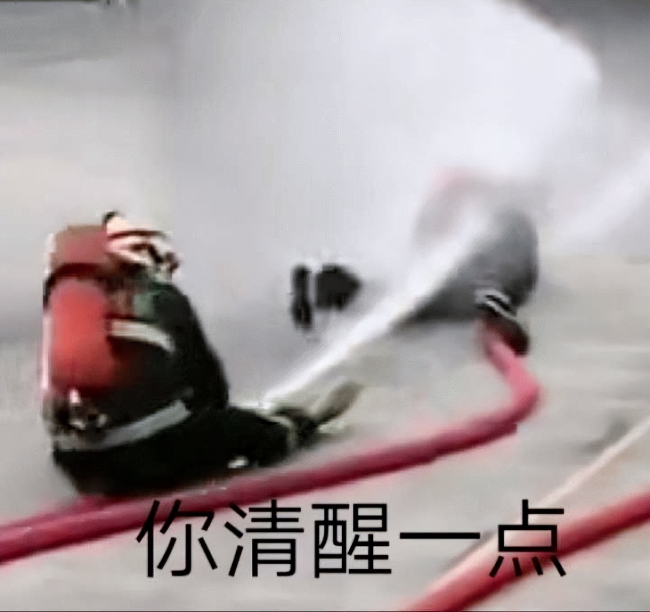 大腿两侧有白色条纹怎么消除,女生大腿外侧出现小条纹