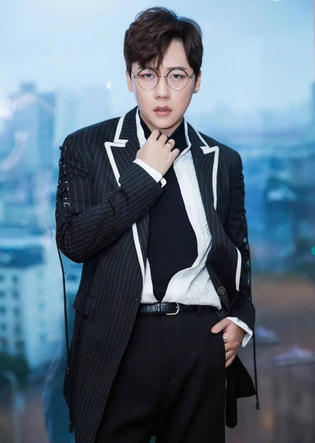 38岁知名男星刘维不幸病倒!入院做手术发文祈祷:希望大家都健康