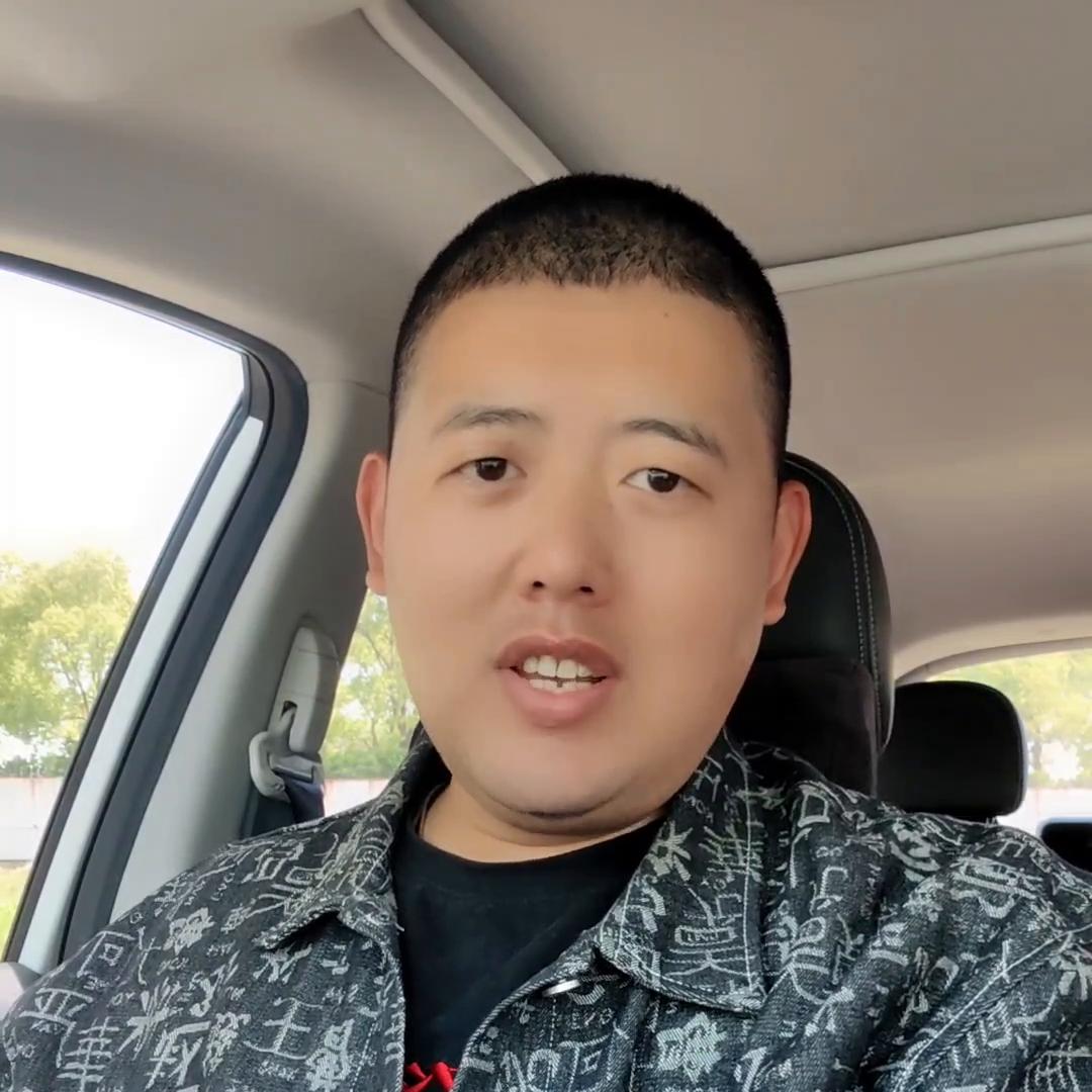 为啥不让大家在地摊上捡漏，您不懂的话，多看少买，只看不...