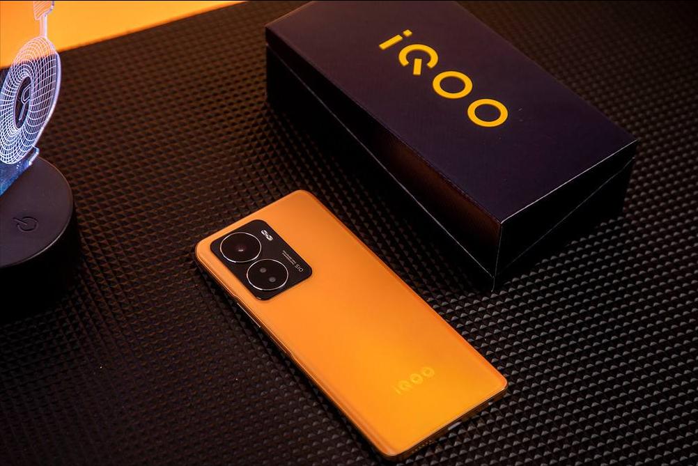 目前性价比最高的几款千元机,千元机性价比最高的旗舰机