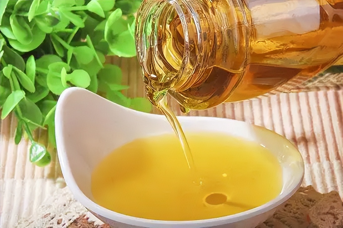 宝宝多大吃食用油比较合适,宝宝几个月可以吃食用油