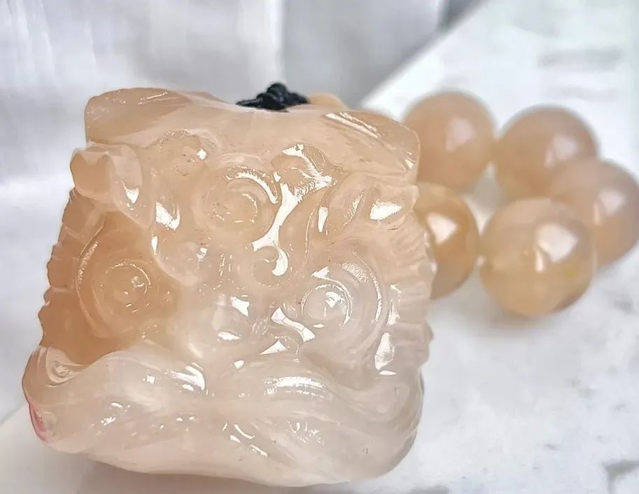 佘太翠是玉还是文玩,佘太翠手把件文玩