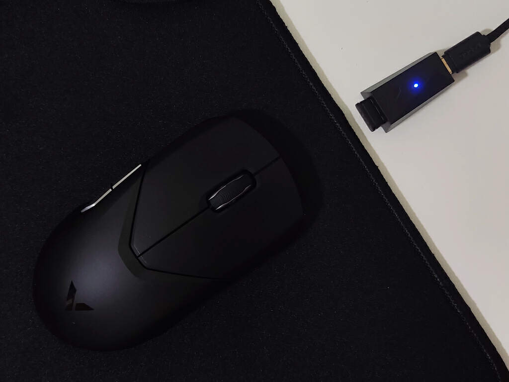 小巧灵敏黑科技雷柏vt9pro鼠标,雷柏rapoovt9pro无线游戏鼠标