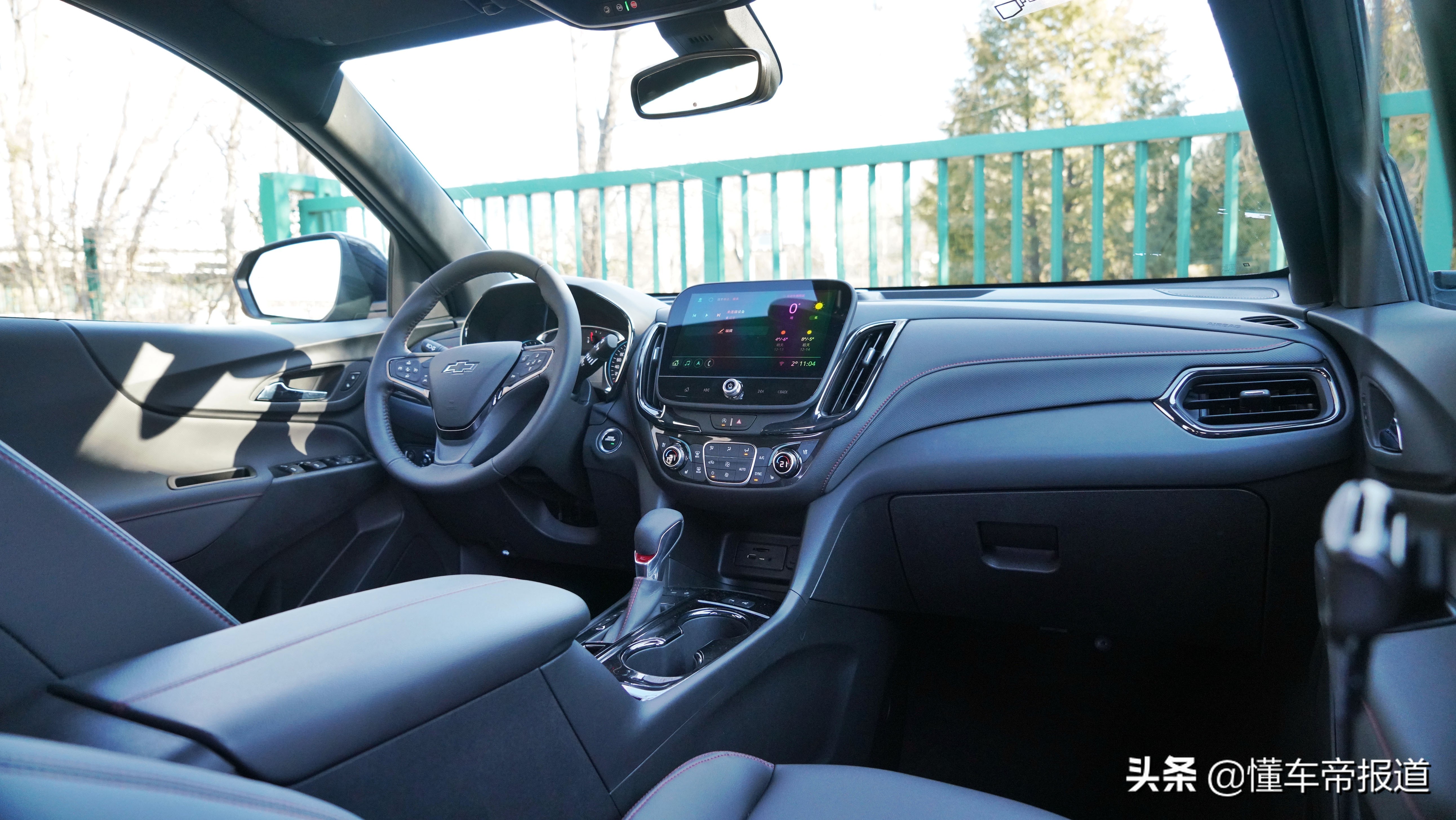 雪佛兰探界者2022款两驱2.0,2022款探界者550t轻混拓界版