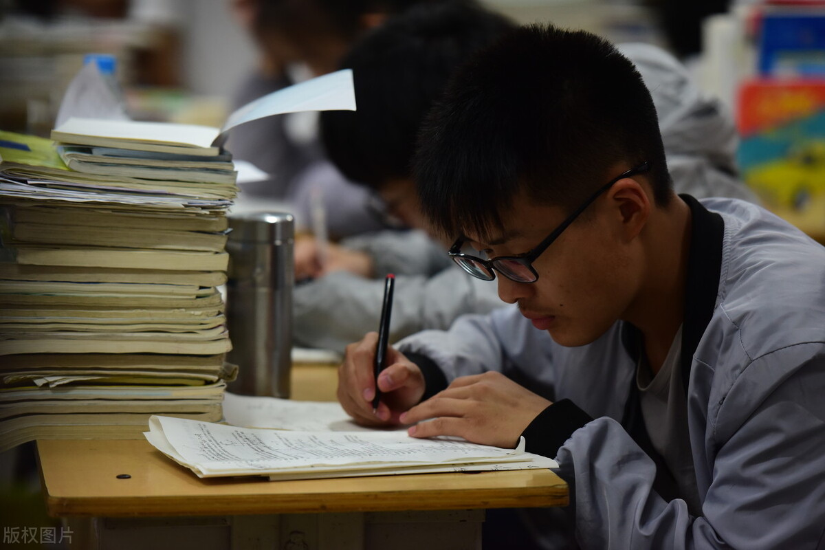 不影响中学生正常作息的睡眠时间,初中生如何安排合理的睡眠时间