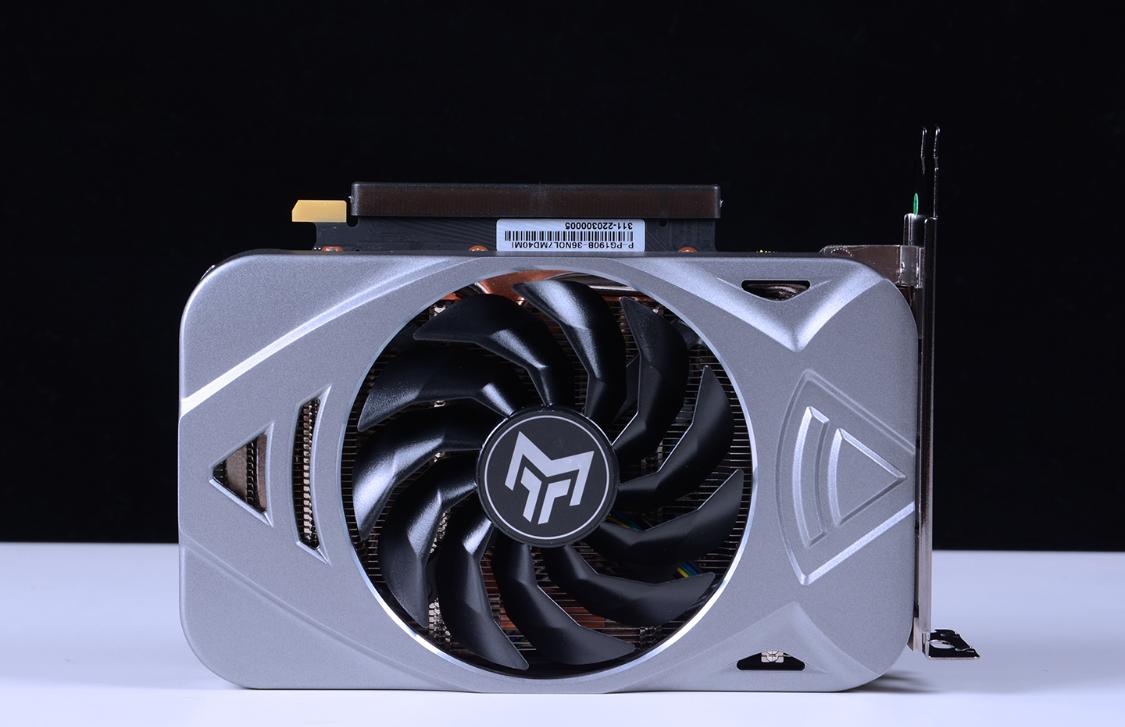 5000元itx主机加便携显示器,能吊打万元笔记本的itx主机