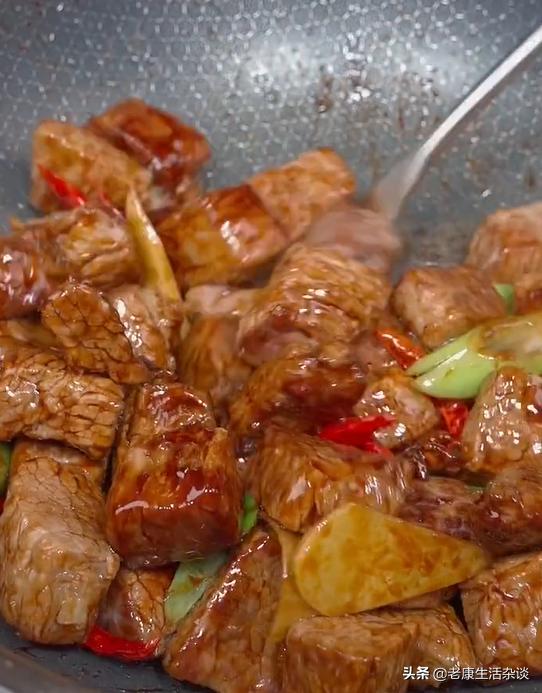 萝卜炖牛肉怎么做才软烂,萝卜炖牛肉软烂无比的秘诀