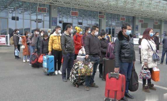 怎样在铁路12306网使用信用卡购票,铁路12306app如何预订火车票