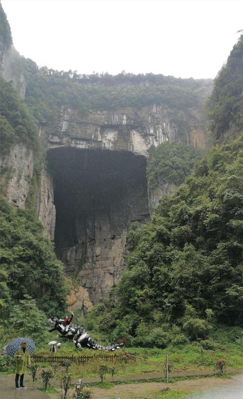 游玩武隆天生三桥和芙蓉洞住哪里,武隆仙女山天生三桥游
