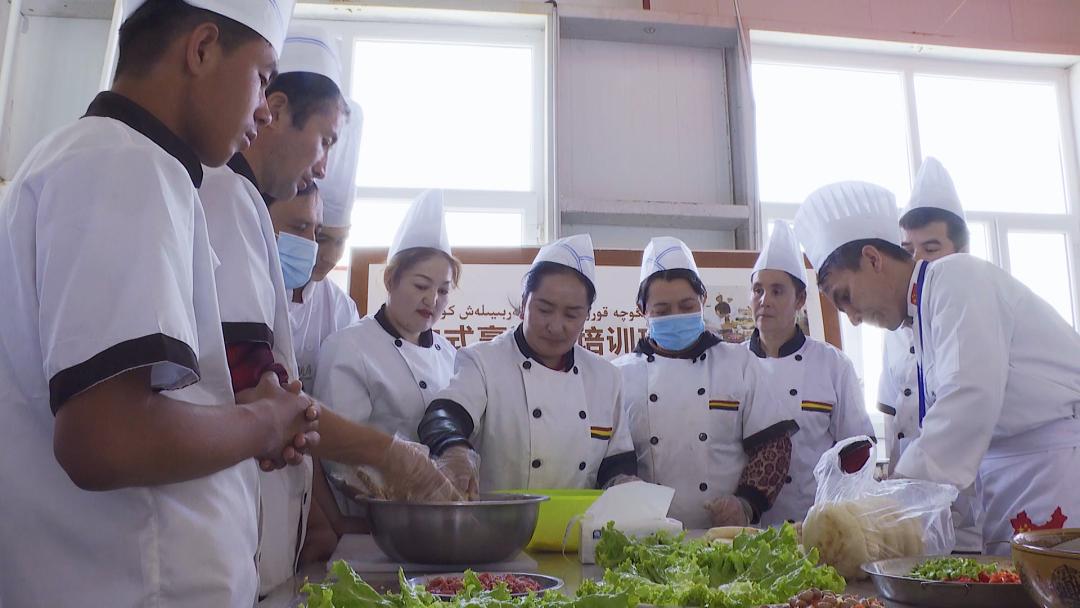 技能培训促餐饮发展,餐饮职业技能培训班