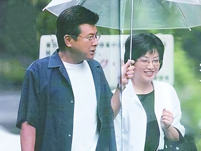 山口百惠谁年轻时还不是个美人,山口百惠为爱隐退完整版