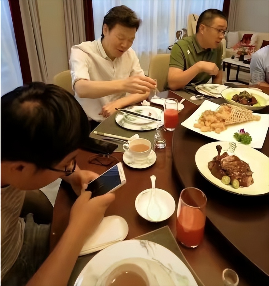 主持人李彬人还在吗,主持人李彬的相声