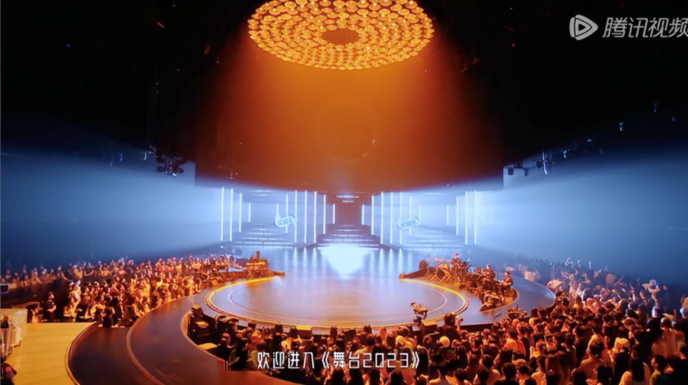 最近超火舞台表演,人气爆棚舞台表演火爆现场