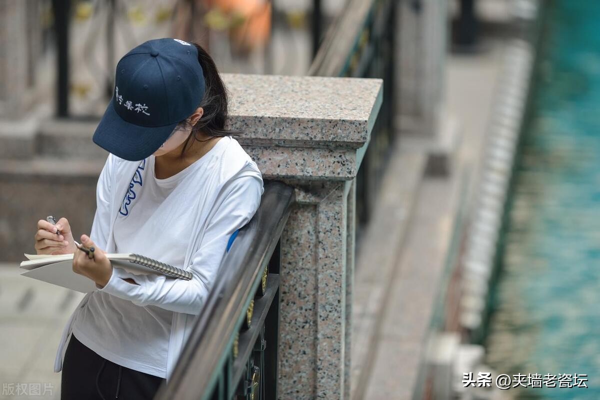 摆摊一个月赚几万的策略,知识付费盈利风向标