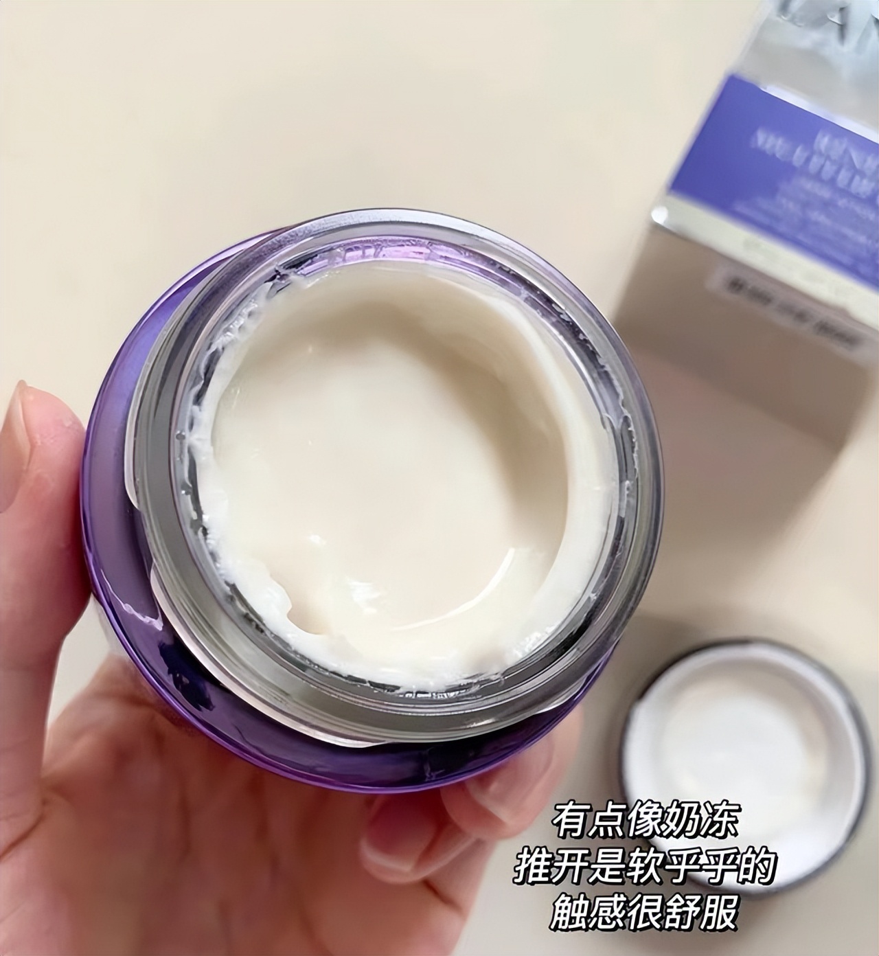 上年纪的女人适合什么品牌护肤品,适合年轻女性用的面霜