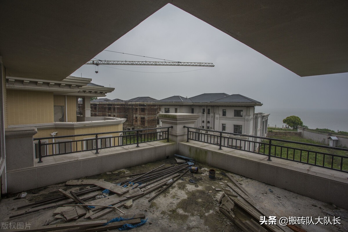 开发商躺平！建筑行业内卷！2022年后半年，行业发展有无转机？