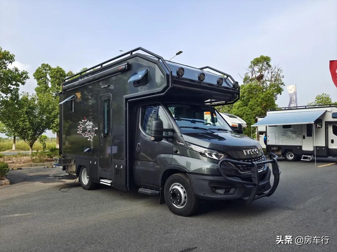 最新款进口顶级依维柯b型房车,依维柯房车推荐10万到20万之间7座