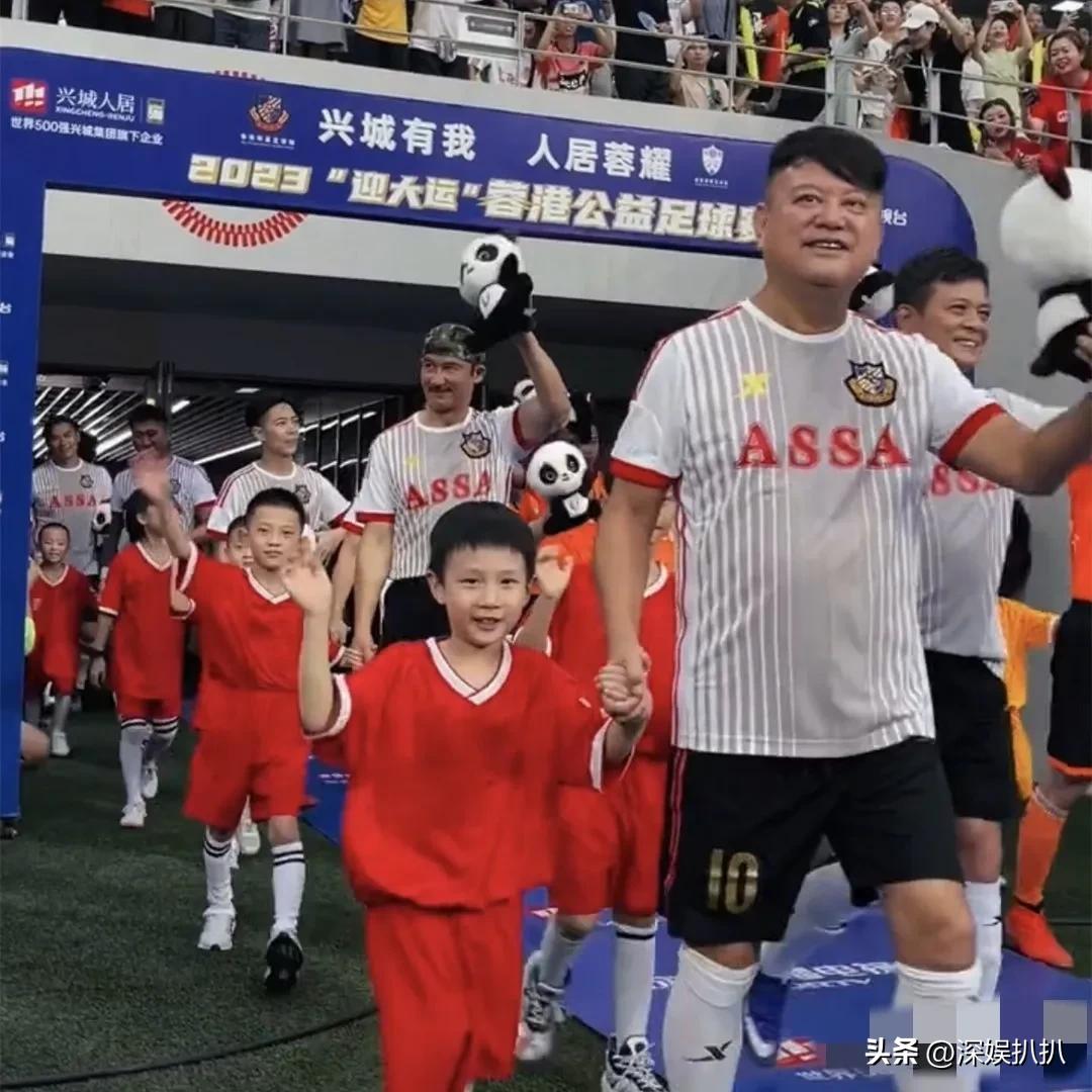港蓉公益足球赛阵容,迎大运蓉港公益足球赛集锦