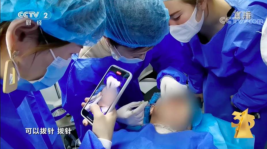 90后女孩打玻尿酸致大面积脑梗,女生打玻尿酸失明脑梗