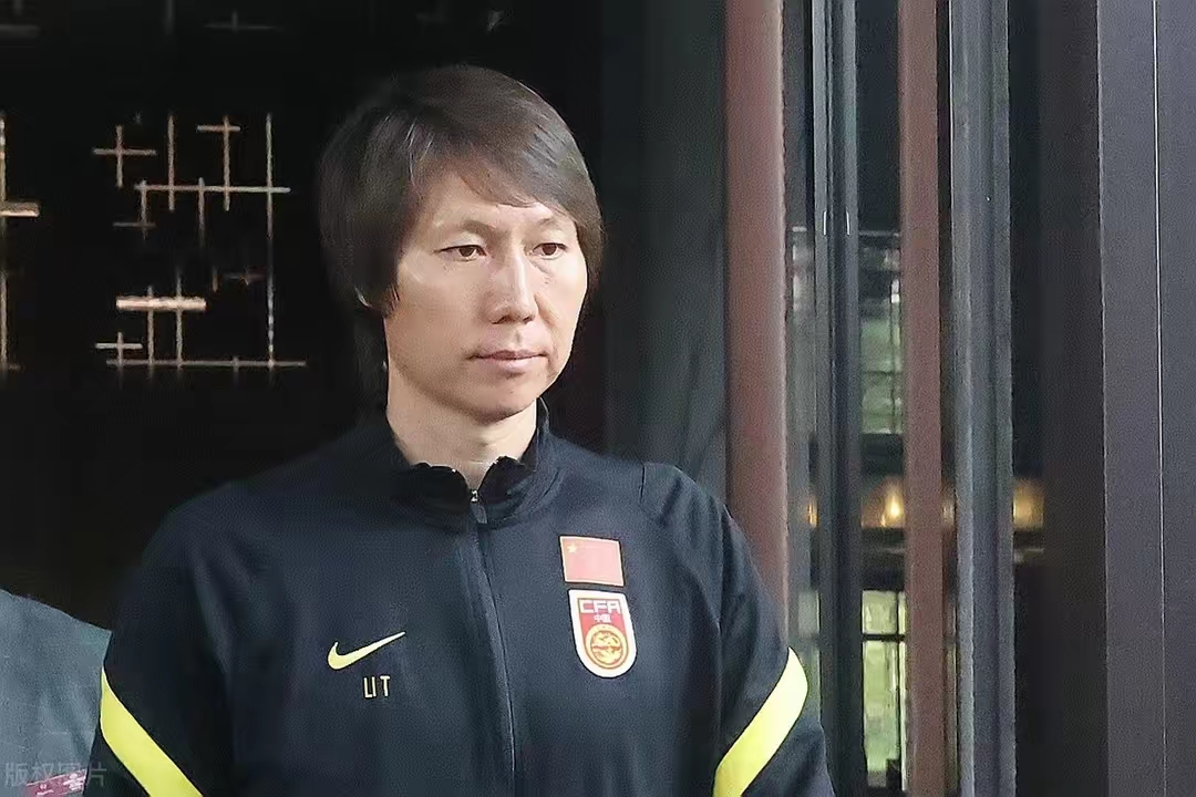 无地自容！印度人嘲讽中国足球，中国名记显尴尬，杜兆才无言以对