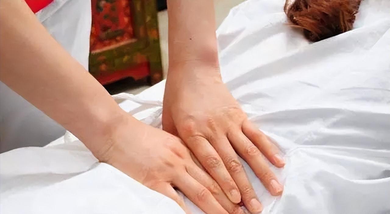 胸椎正骨推拿手法,中医胸椎推拿手法全套教程