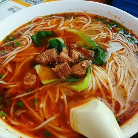 云南昆明美食推荐小锅米线,云南昆明美食排行榜前十名的小吃