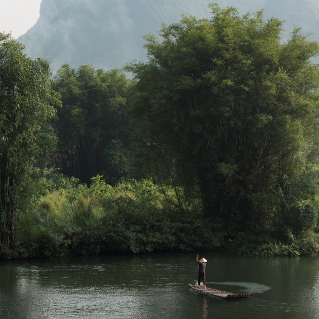 舌苔发黑西医怎么治,舌苔有黑点点是什么原因引起的